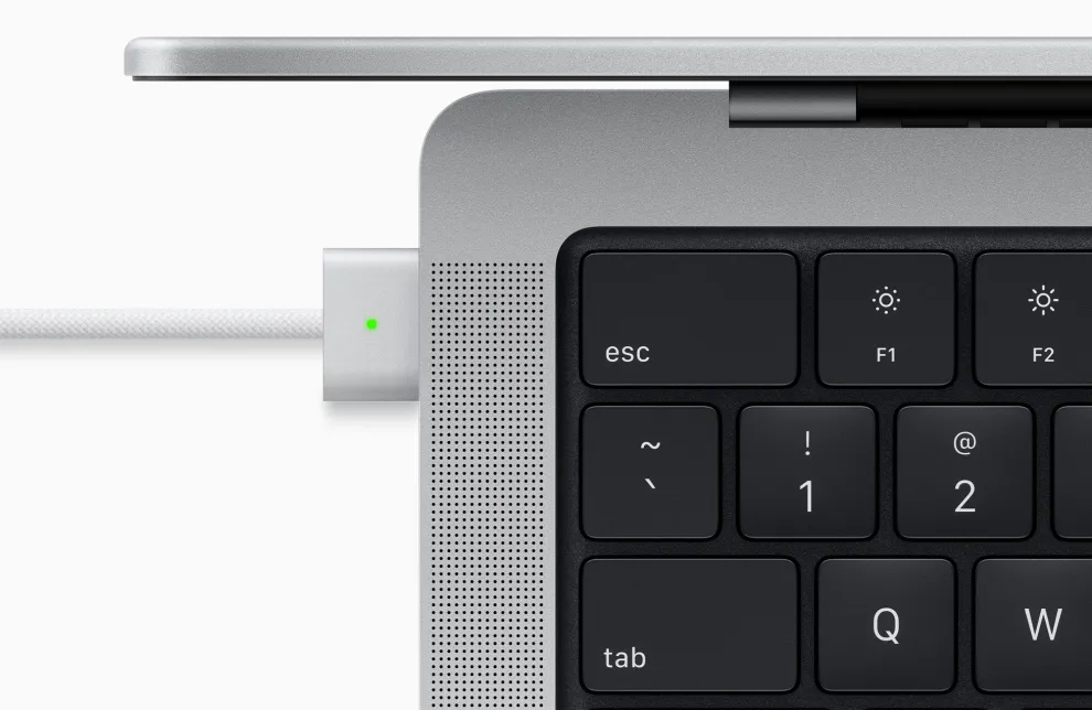 Resolved: MacBook Pro Stuck on Black Screen at Startup – 2024