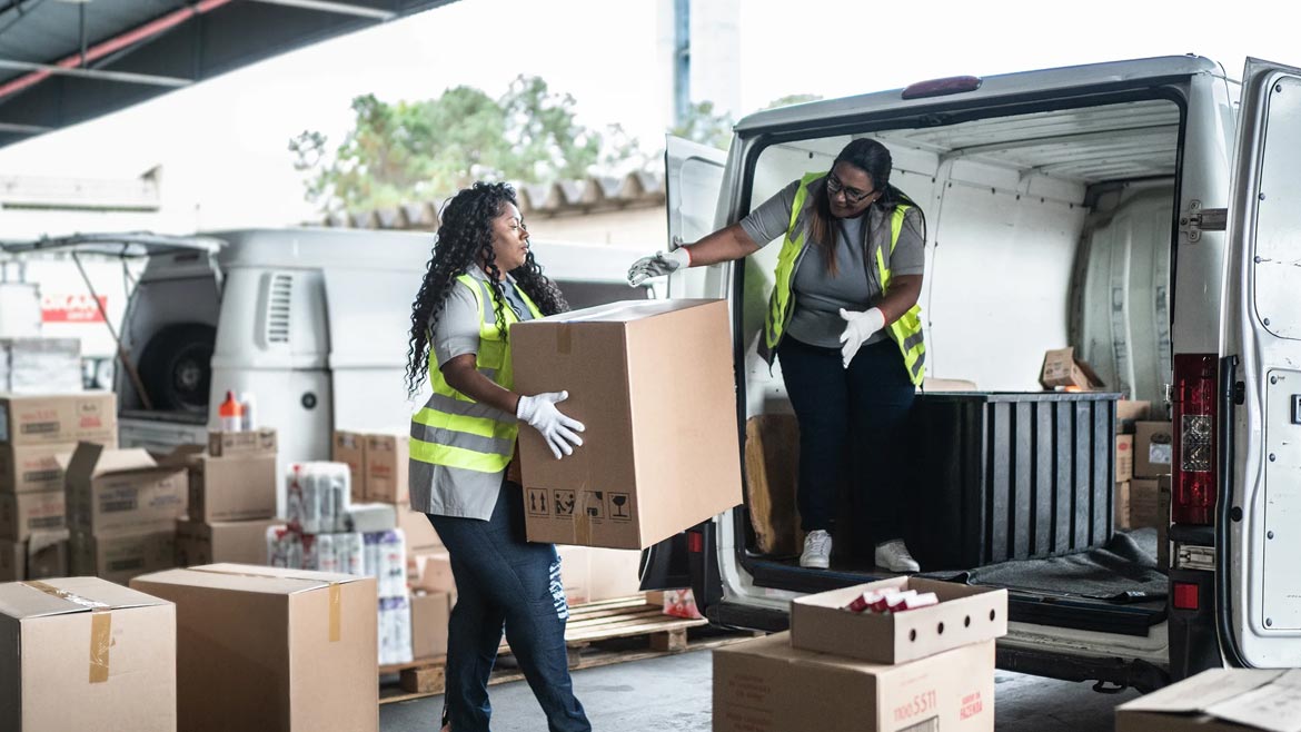 Should You Establish a Delivery Team or Contract Out Deliveries to a Courier? - 2024 4 Delivery Team