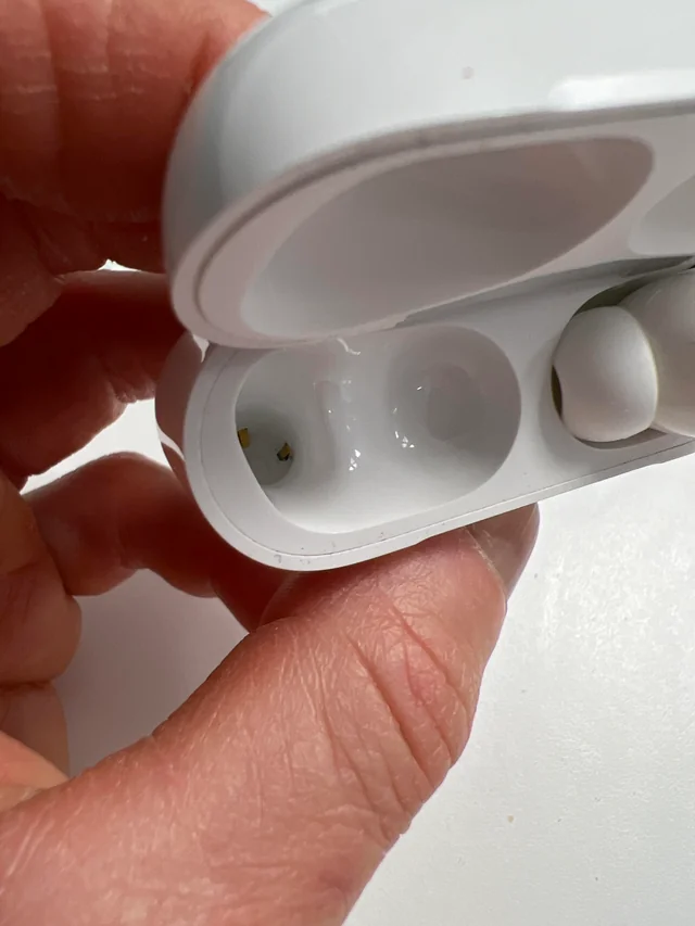 Troubleshooting: AirPods Not Connecting to iPhone, iPad, or MacBook? Here’s How to Fix It - 2024 13 AirPods Not Connecting6
