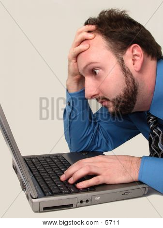 15 Common Laptop Buying Mistakes to Avoid: Your 2024 Guide 16 Common Laptop