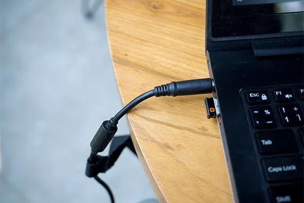 Laptop Connected to Power but Not Charging? Here’s How to Resolve It - 2025 13 Laptop Connected to Power2