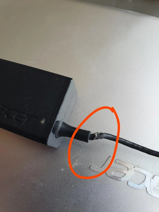 Laptop Connected to Power but Not Charging? Here’s How to Resolve It - 2025 14 Laptop Connected to Power3