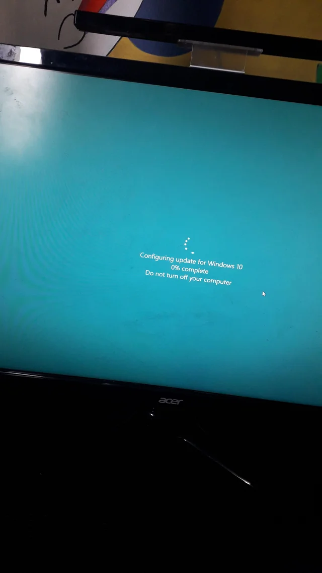 How to Resolve Windows Update Stuck on Downloading After Upgrading to Windows 10 12 Downloading After Upgrading